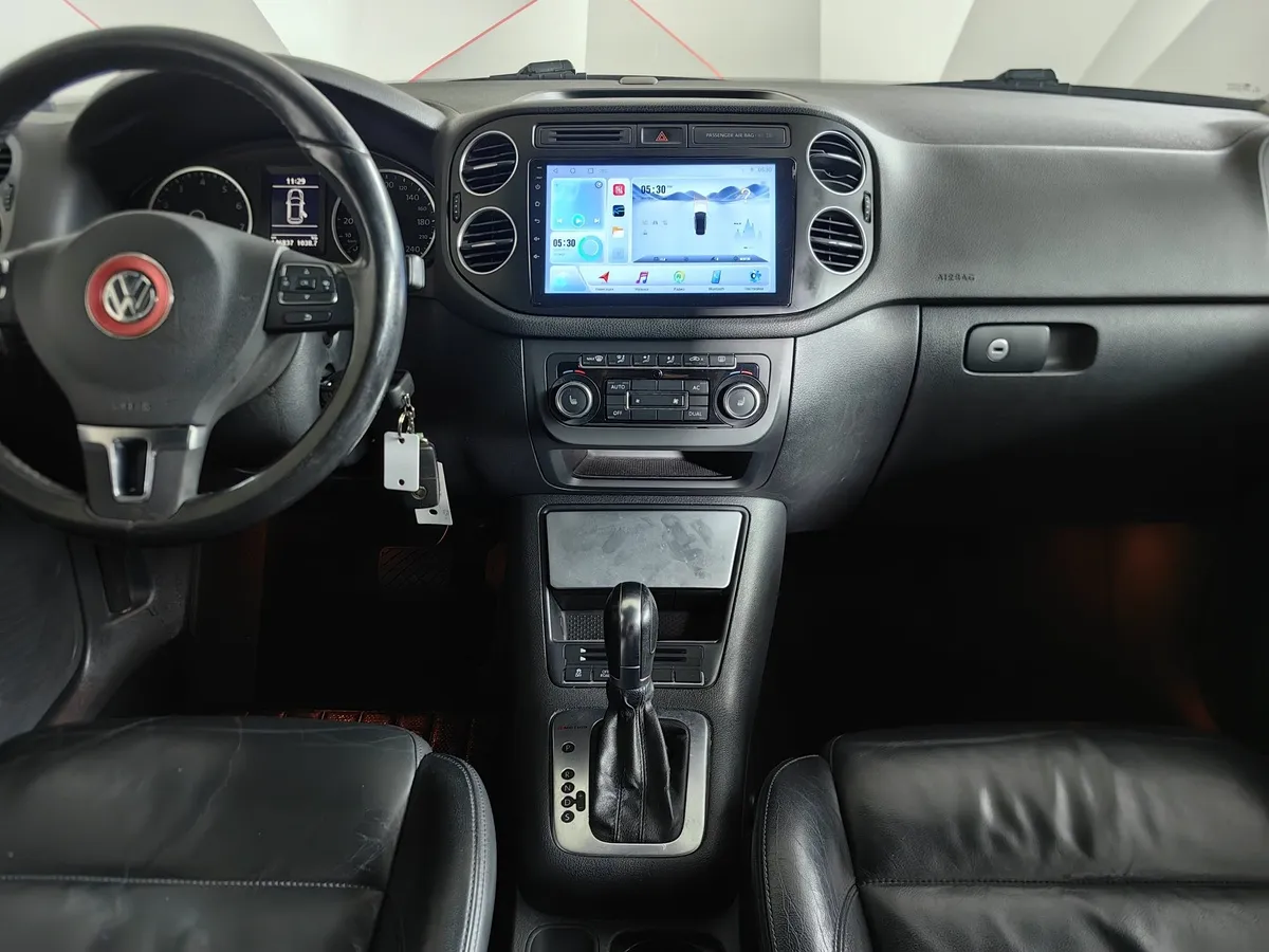 Volkswagen Tiguan 2.0 TSI 4Motion AT (170 л.с.) Track & Field Белый в АВИЛОН. Слайд №14