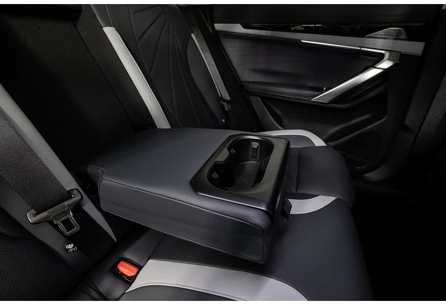 Geely Atlas 2.0T AT 4WD (200 л.с.) Flagship Серебристый в АВИЛОН. Слайд №15