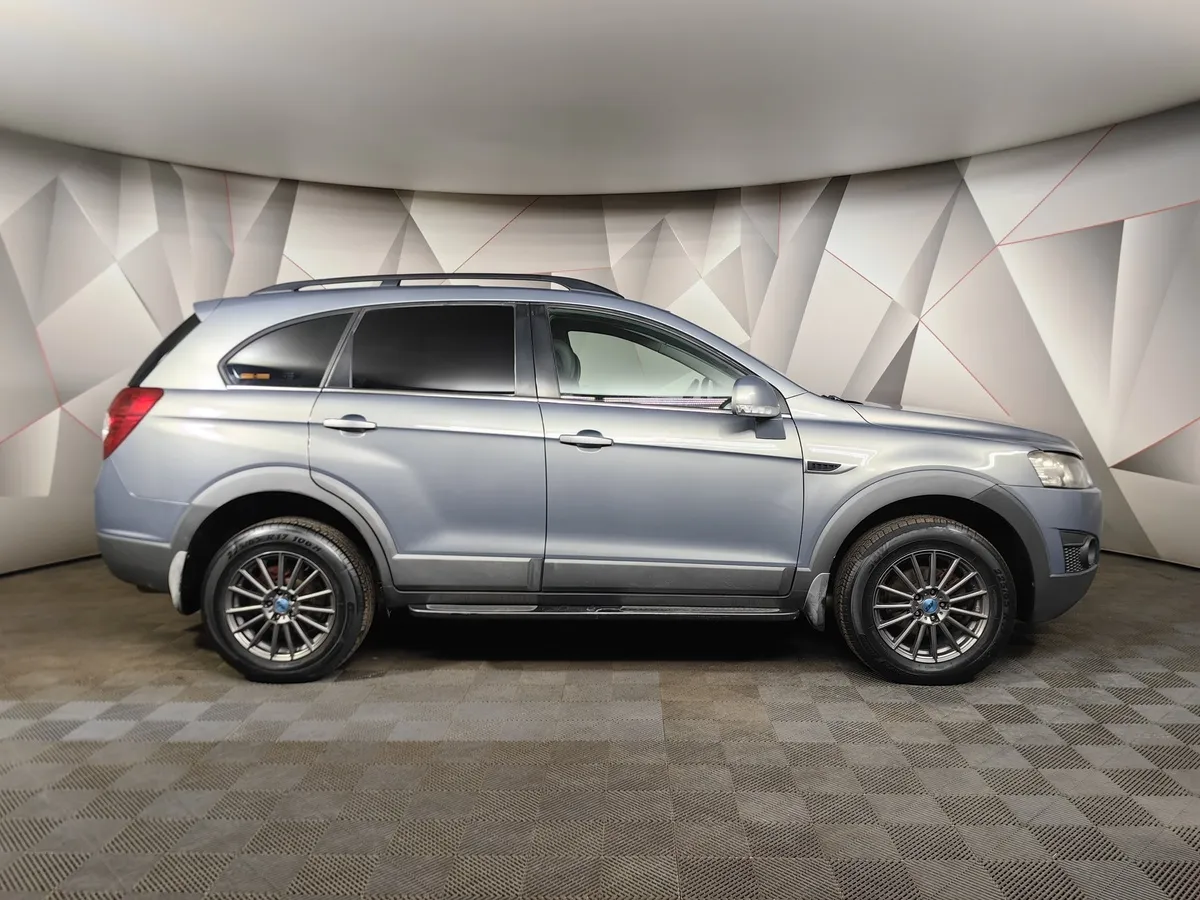 Chevrolet Captiva 2.4 AT (5 мест) (167 л.с.) LT Серый в АВИЛОН. Слайд №6