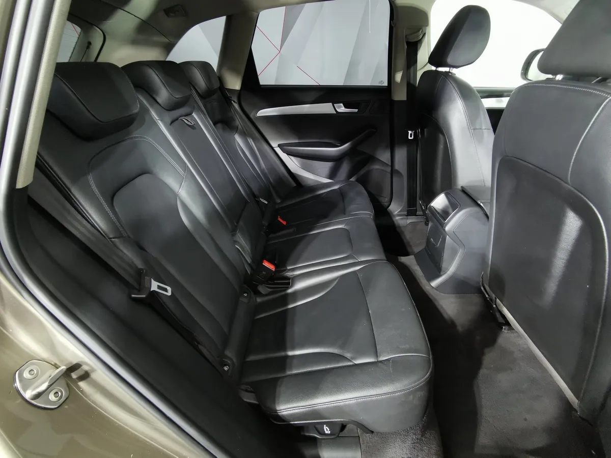 Audi Q5 2.0 TFSI tiptronic quattro (211 л.с.) Бежевый в АВИЛОН. Слайд №15