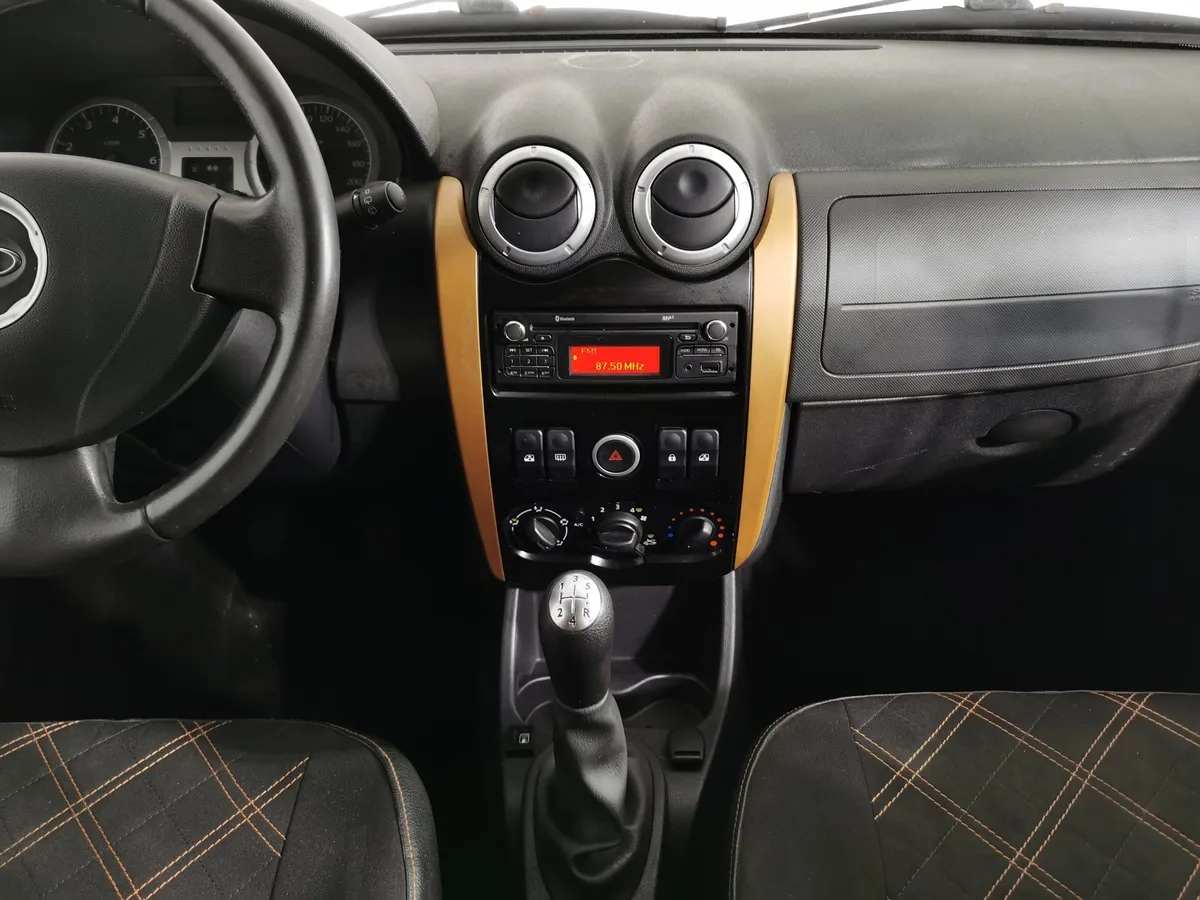 ВАЗ (Lada) Largus 1.6 MT 16 кл (5 мест) (102 л.с.) KS045-52-X00 Luxe Бежевый в АВИЛОН. Слайд №13