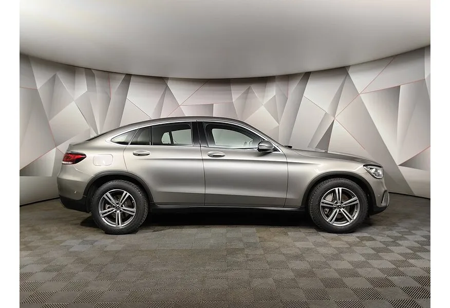 Mercedes-Benz GLC Купе 220 d 9G-TRONIC 4MATIC (194 л.с.) Premium Серебристый в АВИЛОН. Слайд №6