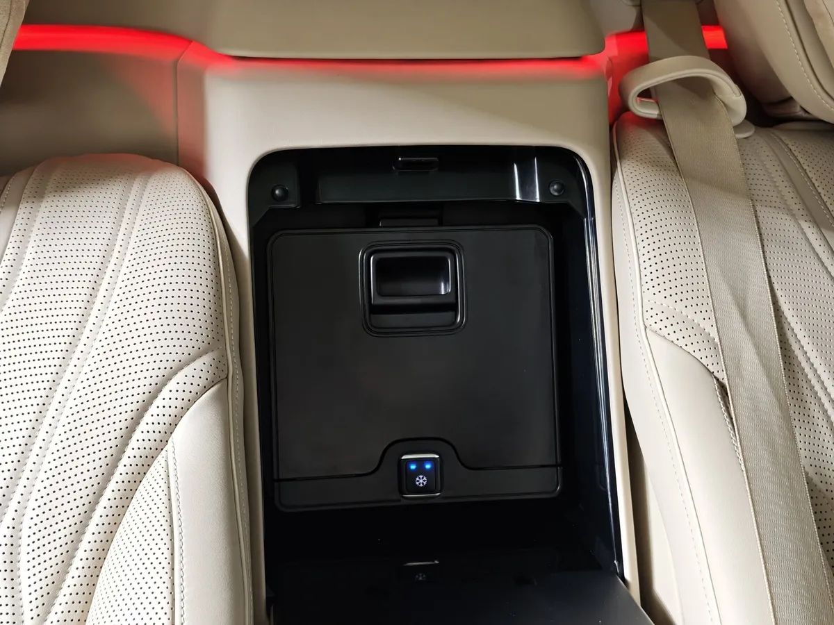 Mercedes-Benz S-Класс S 63 AMG 4Matic Speedshift Plus 7G-Tronic длинная база (585 л.с.) в АВИЛОН. Слайд №34