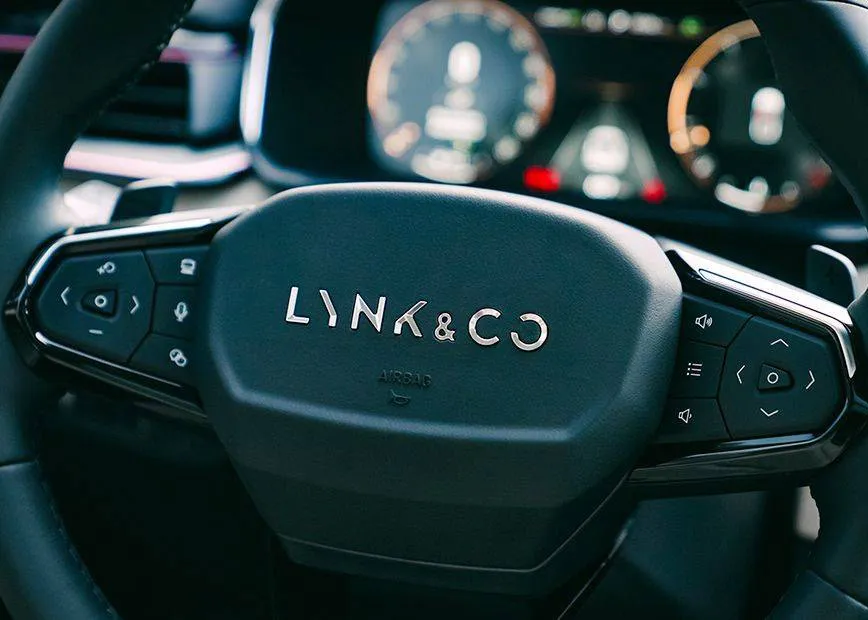 Lynk & Co Авилон Легенда