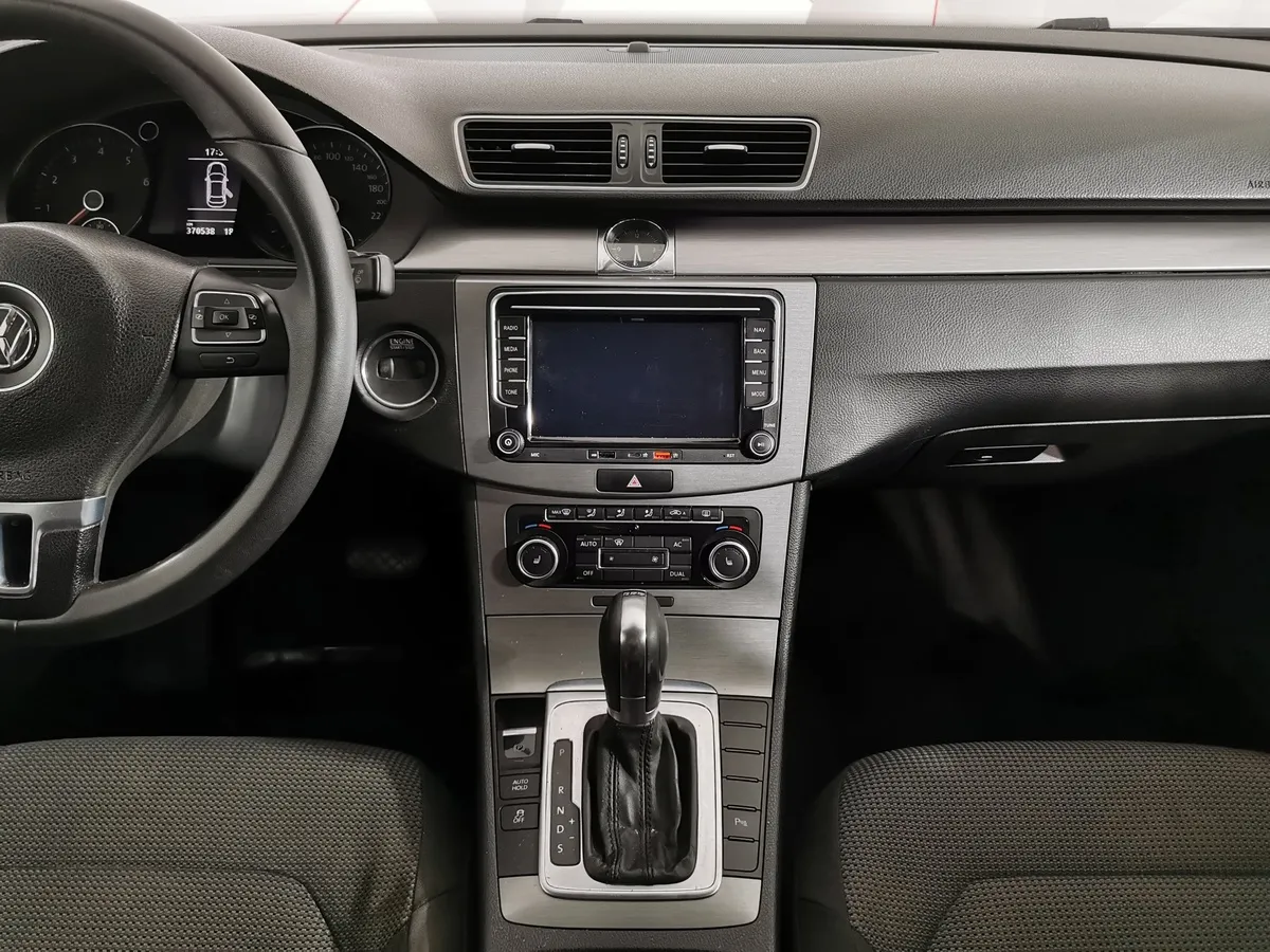 Volkswagen Passat 1.8 TSI DSG (160 л.с.) Черный в АВИЛОН. Слайд №13