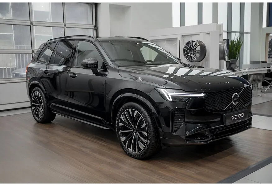 Volvo XC90 2.0 T8 plug-inhybrid AT AWD (7 мест) (455 л.с.) Ultra Bright Черный в АВИЛОН. Слайд №2