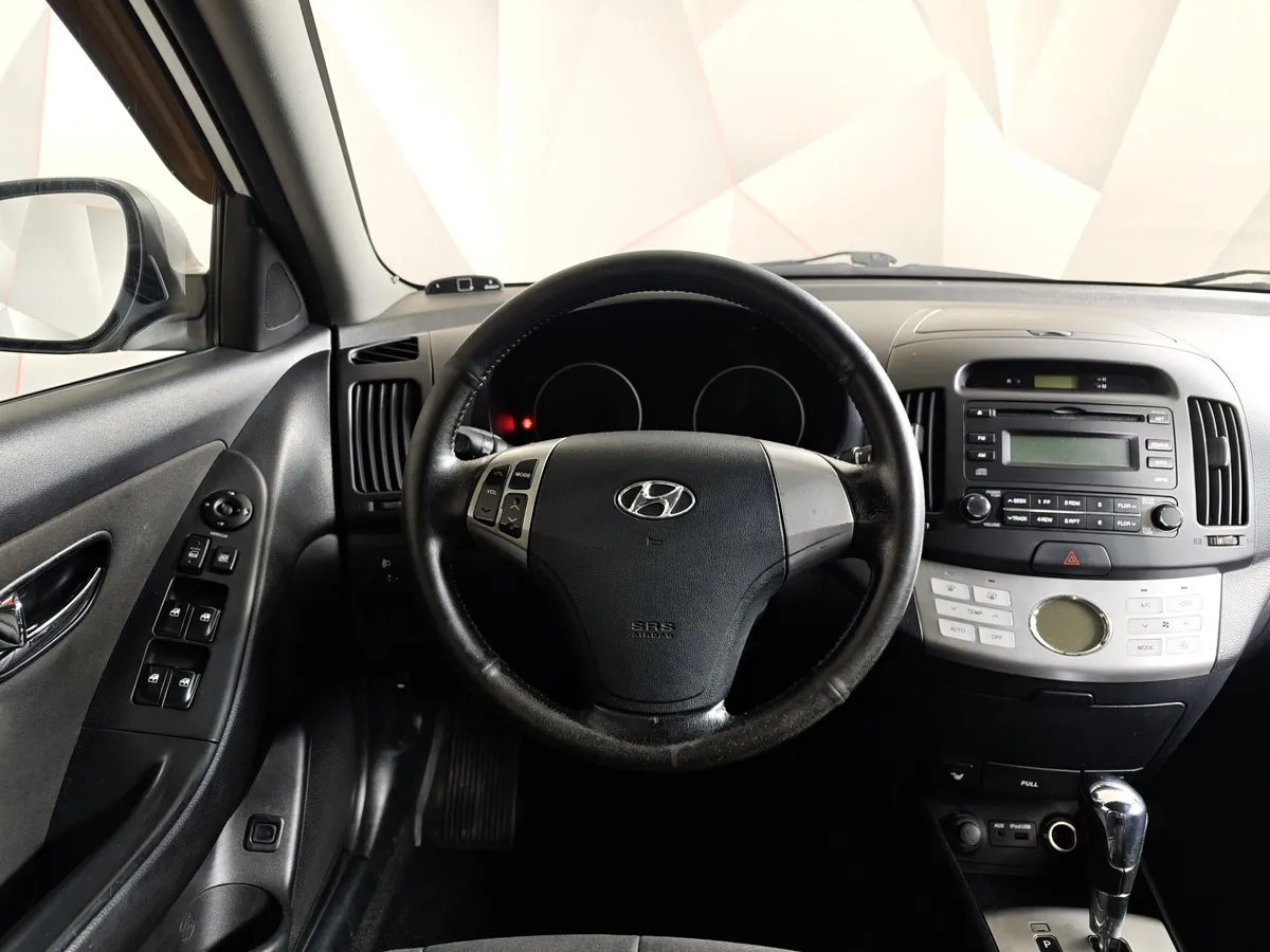 Hyundai Elantra 1.6 AT (122 л.с.) Белый в АВИЛОН. Слайд №18