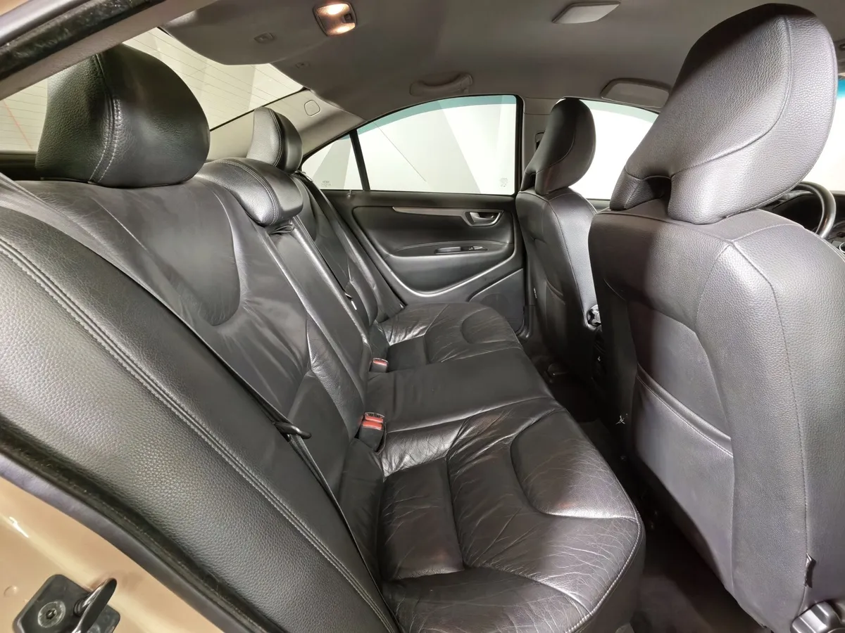 Volvo S60 2.4 AT (170 л.с.) Коричневый в АВИЛОН. Слайд №13