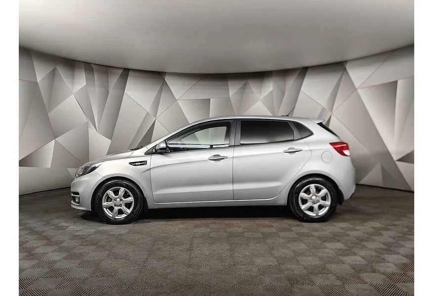 Kia Rio 1.6 AT (123 л.с.) Luxe Серебристый в АВИЛОН. Слайд №5