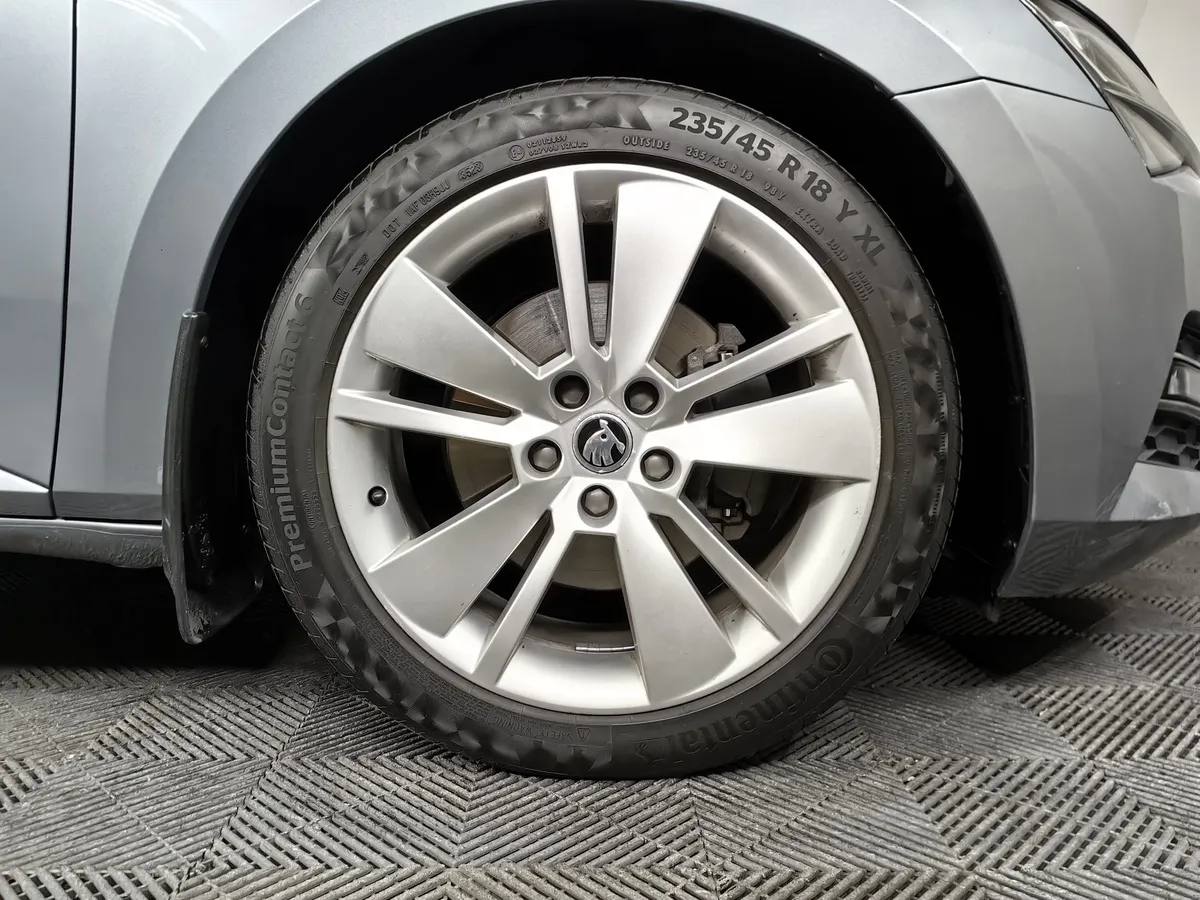 Skoda Superb 2.0 TSI DSG (190 л.с.) Серый в АВИЛОН. Слайд №9