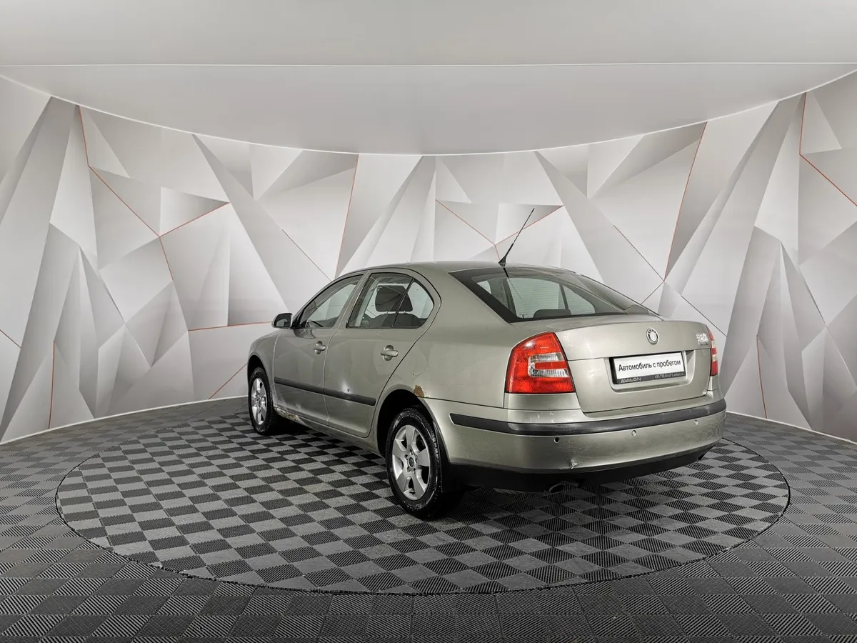 Skoda Octavia 1.6 FSI MT (115 л.с.) Серый в АВИЛОН. Слайд №4