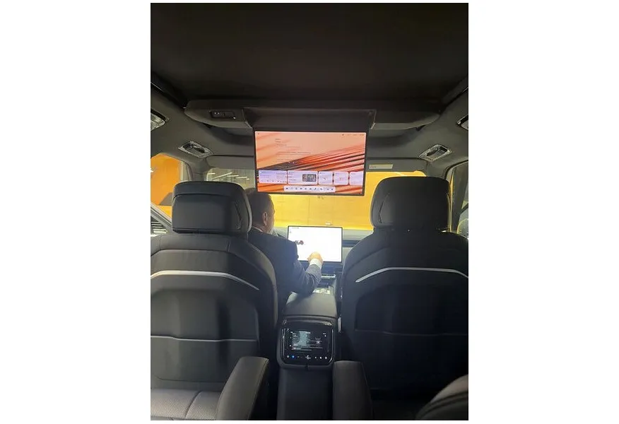 Zeekr 9X 2.0h AT 4WD (1177 л.с.) Ultra Черный в АВИЛОН. Слайд №19