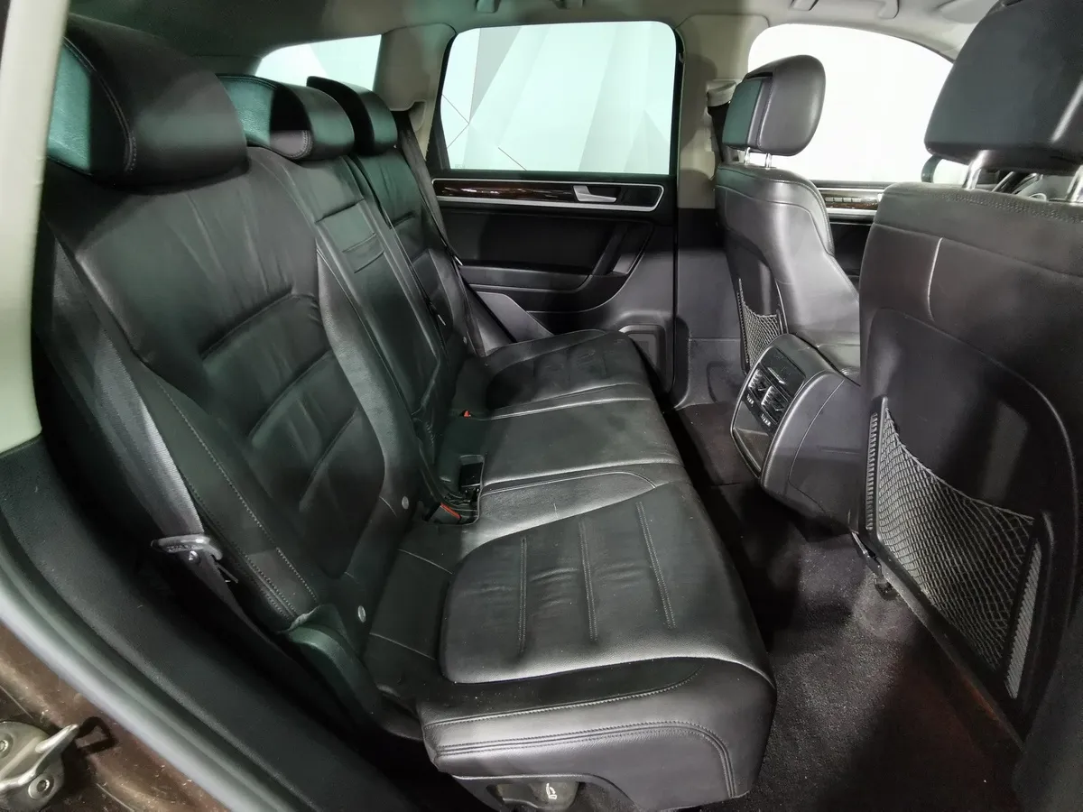 Volkswagen Touareg 3.0 TDI Tiptronic 4Motion (245 л.с.) V6 TDI Коричневый в АВИЛОН. Слайд №15