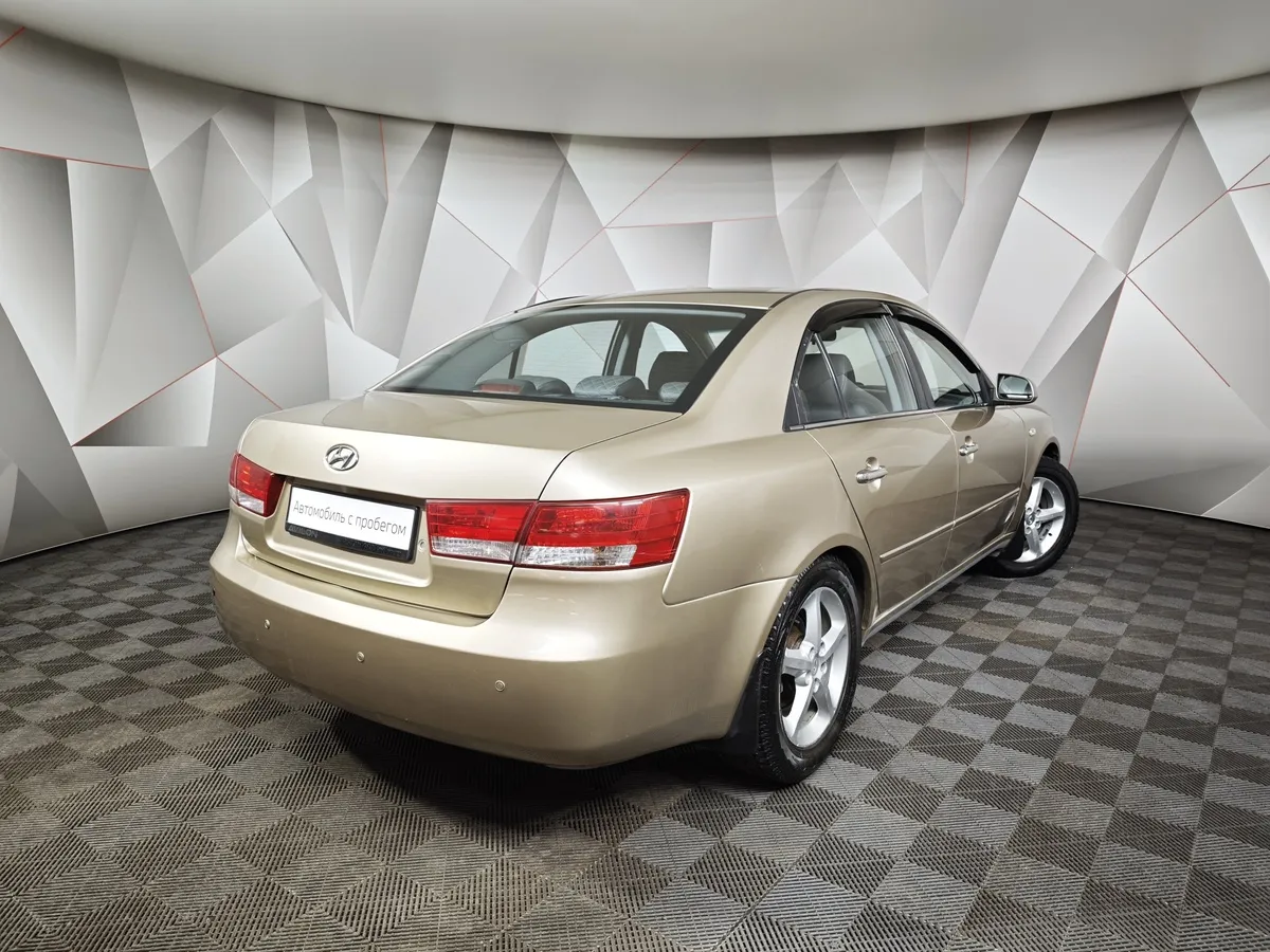 Hyundai Sonata 2.4 AT (174 л.с.) Бежевый в АВИЛОН. Слайд №2