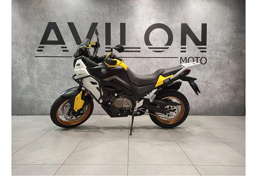 QJMOTOR SVT 650X 650 см³ (76 л.с.) 650 Белый в АВИЛОН. Слайд №3