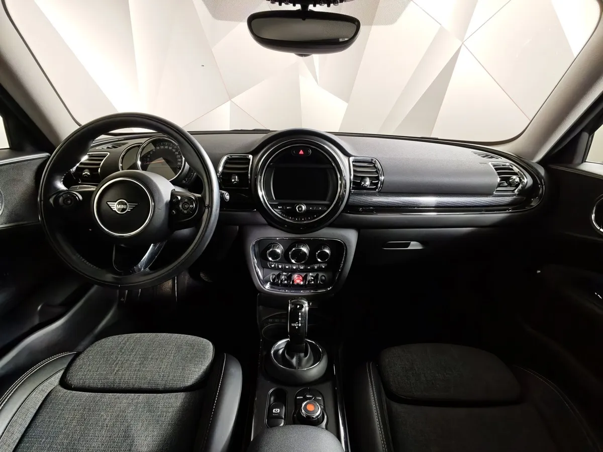MINI Clubman Cooper 1.5 AT (136 л.с.) Черный в АВИЛОН. Слайд №11