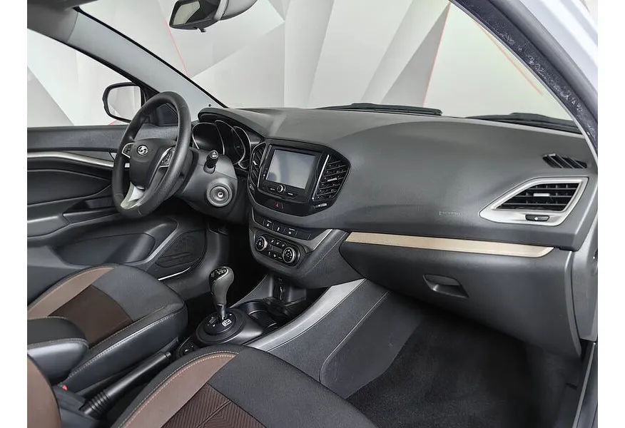 ВАЗ (Lada) Vesta 1.6 AMT (106 л.с.) Белый в АВИЛОН. Слайд №12
