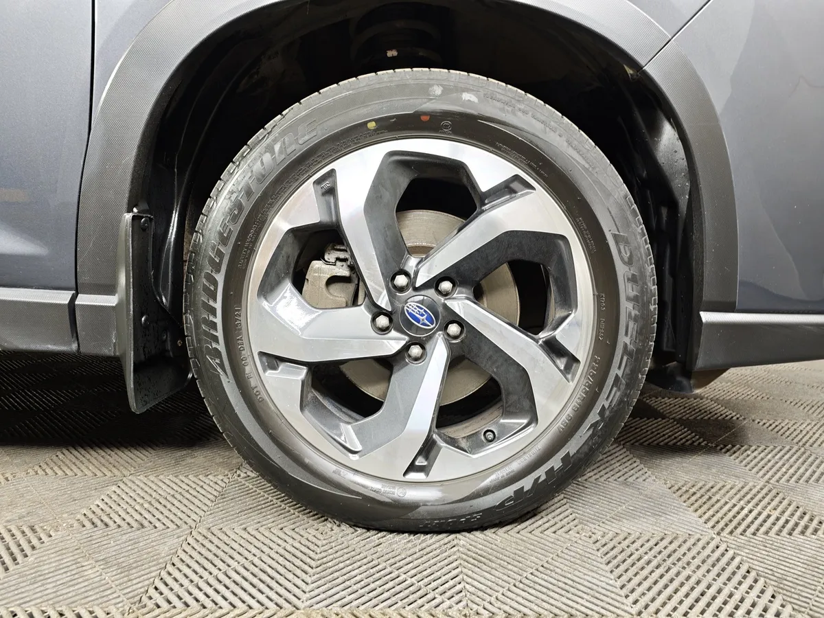 Subaru Forester 2.5 CTV AWD (185 л.с.) Sport Серый в АВИЛОН. Слайд №9