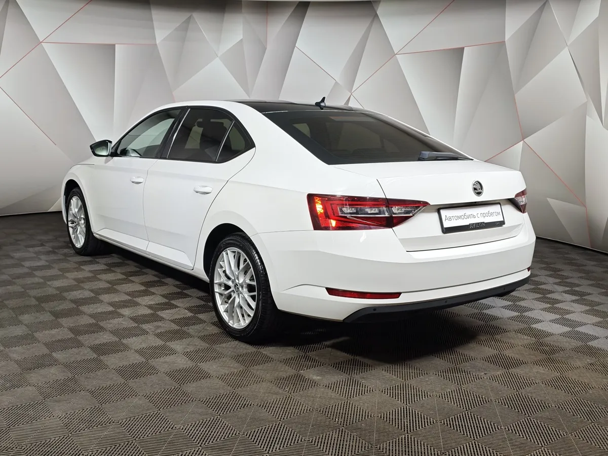 Skoda Superb 1.8 TSI DSG (180 л.с.) Белый в АВИЛОН. Слайд №4