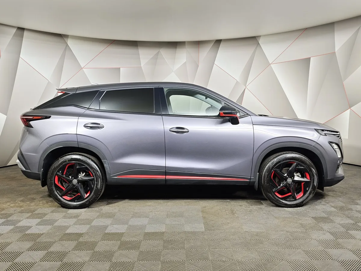 Omoda C5 1.5T CVT (147 л.с.) Lifestyle (красные элементы экстерьера) Серый в АВИЛОН. Слайд №6