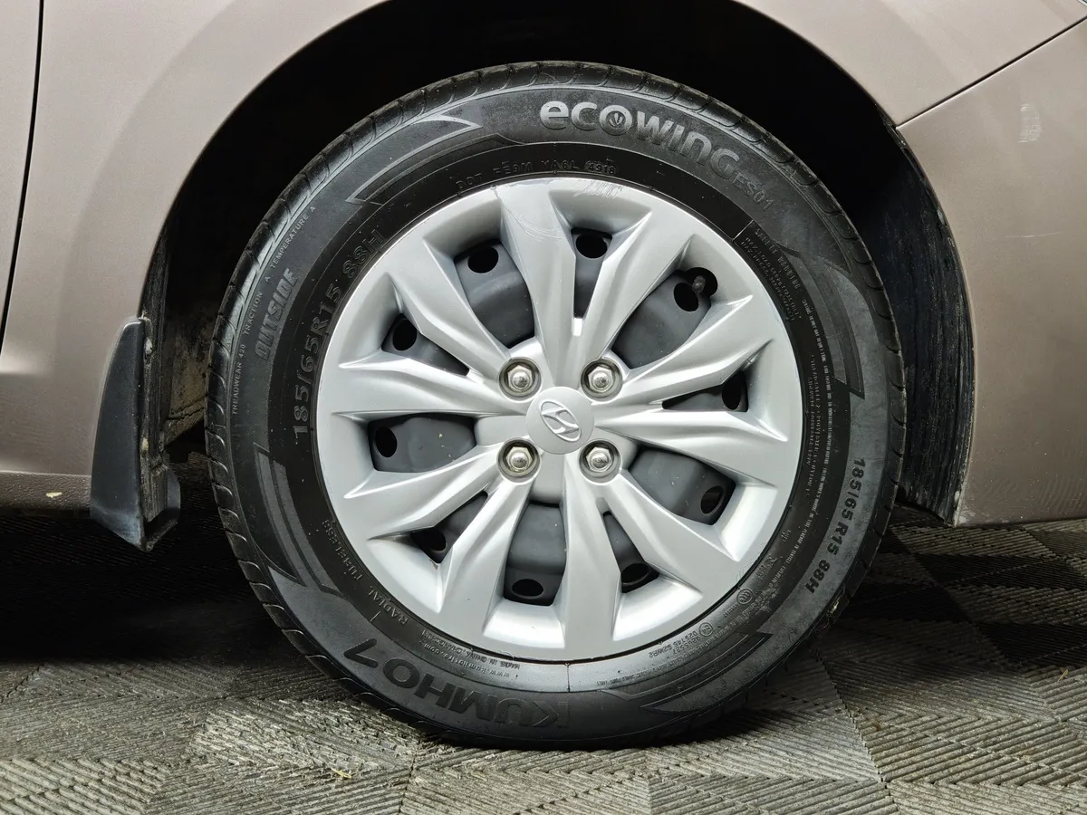 Hyundai Solaris 1.6 AT (123 л.с.) Comfort Коричневый в АВИЛОН. Слайд №9