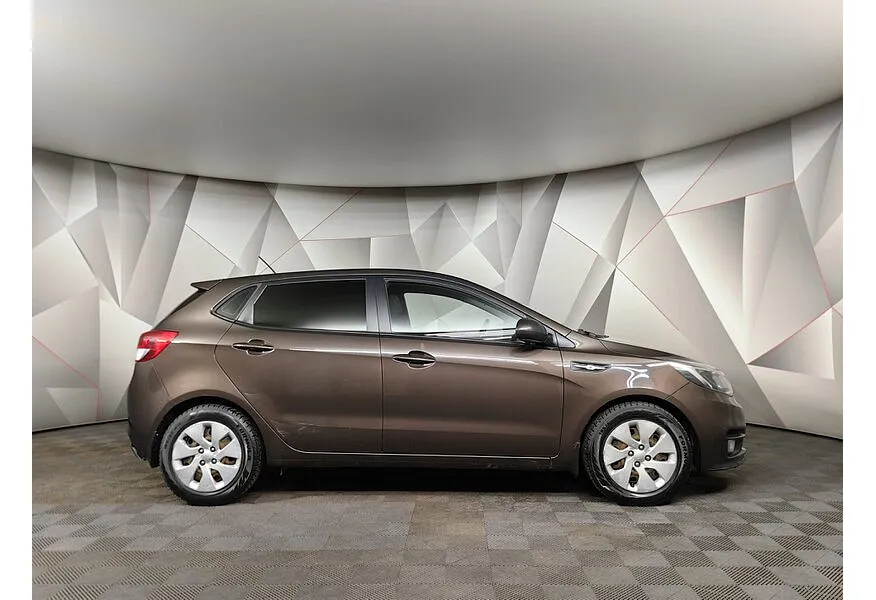 Kia Rio 1.4 AT (107 л.с.) Коричневый в АВИЛОН. Слайд №6