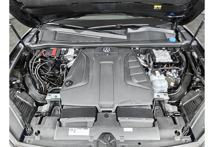 Volkswagen Touareg 2.0 TSI Tiptronic 4Motion (249 л.с.) Exclusive Черный в АВИЛОН. Слайд №11