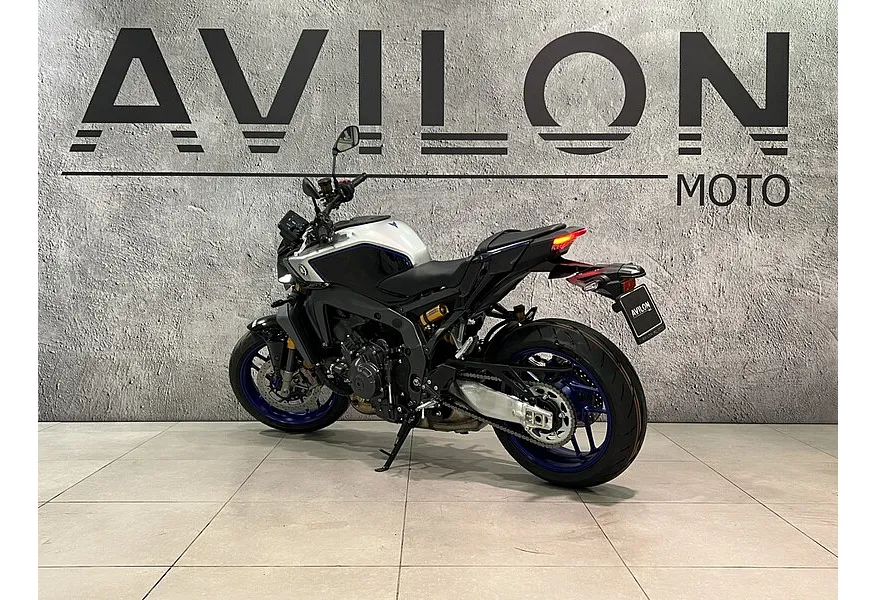 Yamaha MT-09 890 см³ (119 л.с.) (119) 890 Черный в АВИЛОН. Слайд №5