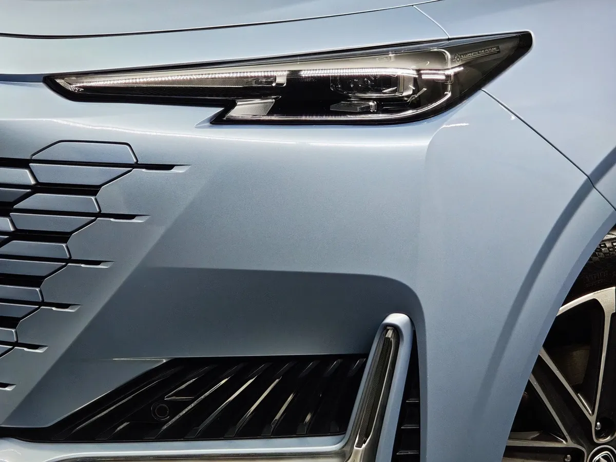 Changan UNI-K 2.0 AT 4WD (226 л.с.) Tech Синий в АВИЛОН. Слайд №10