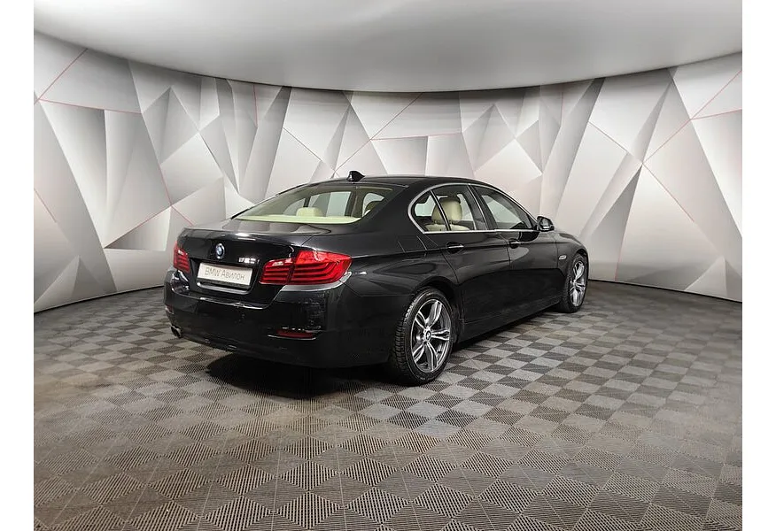 BMW 5 серия 520i Steptronic (184 л.с.) Базовая. Локальная сборка Черный в АВИЛОН. Слайд №2