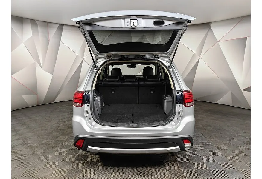 Mitsubishi Outlander 2.0 CVT 4WD (146 л.с.) Серебристый в АВИЛОН. Слайд №12