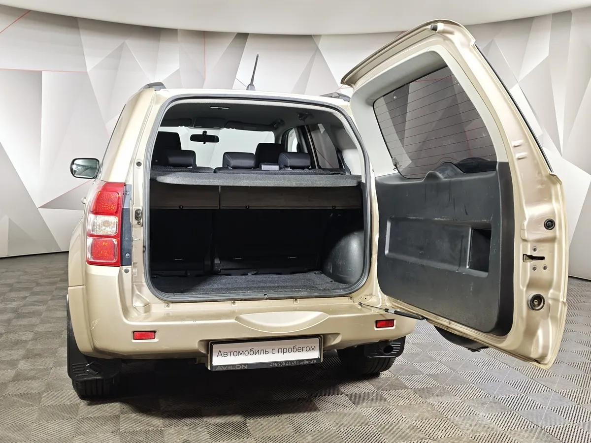 Suzuki Grand Vitara 2.0 AT AWD (140 л.с.) Бежевый в АВИЛОН. Слайд №11