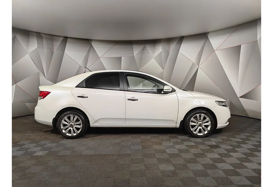 АВИЛОН - Kia Cerato 2.0 AT (150 л.с.) Белый - slide 3