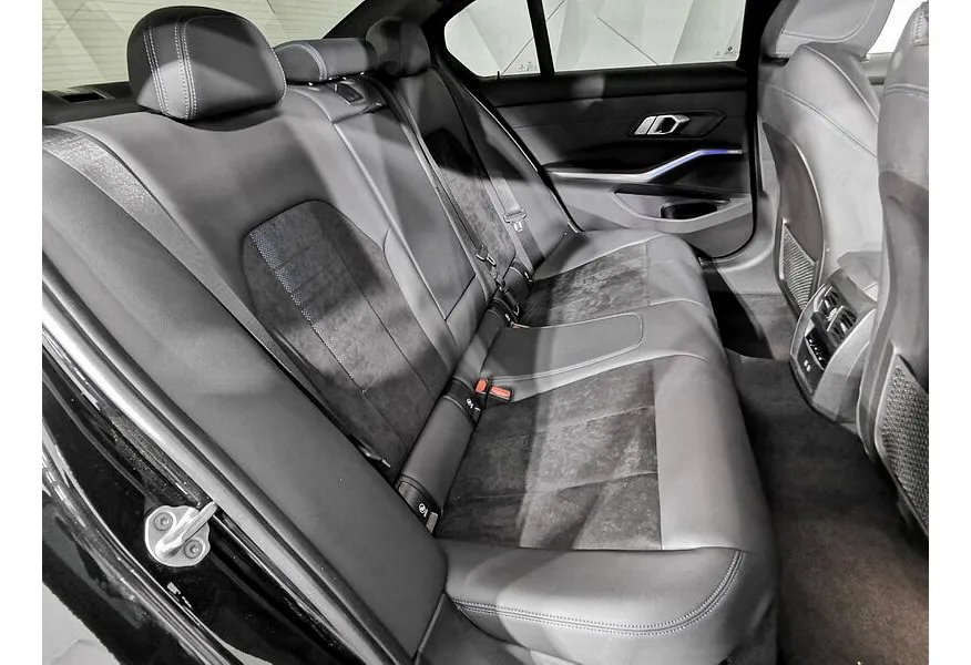 BMW 3 серия 320d xDrive (190 л.с.) M Sport Pure Черный в АВИЛОН. Слайд №9