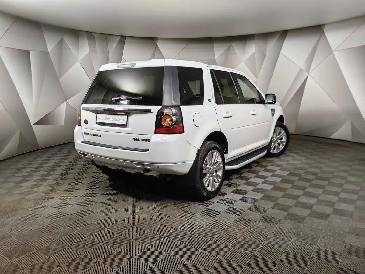 Land Rover Freelander 2.0 Si4 AT 4WD (240 л.с.) HSE Белый в АВИЛОН. Слайд №2