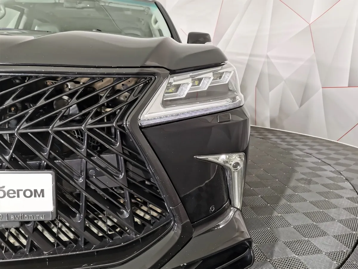 Lexus LX 570 AT (383 л.с.) Premium Черный в АВИЛОН. Слайд №10