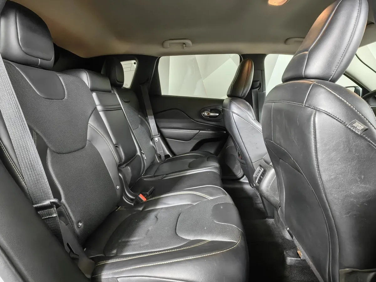 Jeep Cherokee 2.4 Tigershark Multiair AT AWD (177 л.с.) Sport Белый в АВИЛОН. Слайд №16