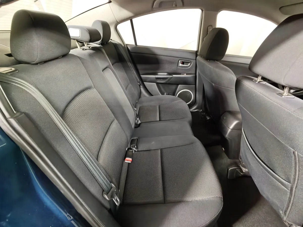 Mazda 3 1.6 AT (105 л.с.) Зеленый в АВИЛОН. Слайд №12