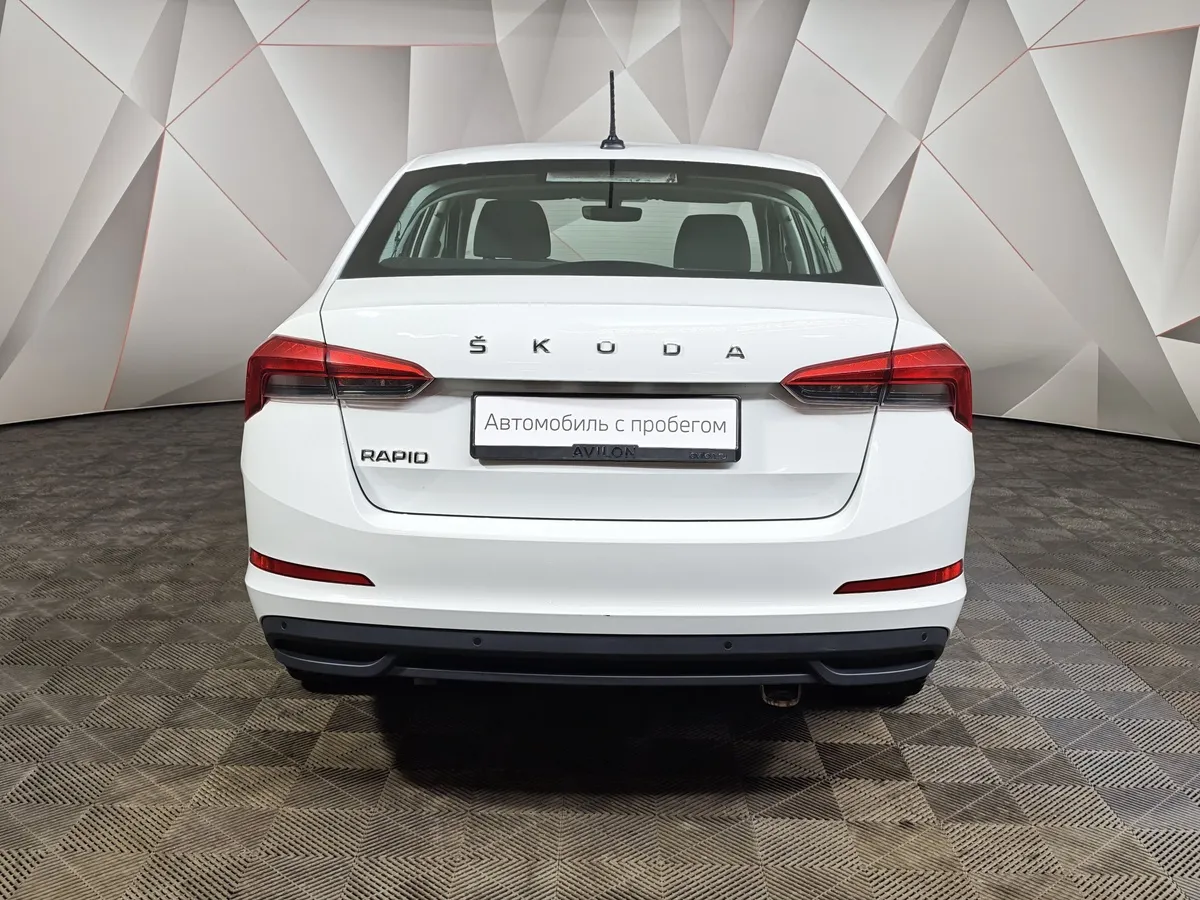 Skoda Rapid 1.6 AT (110 л.с.) Белый в АВИЛОН. Слайд №8
