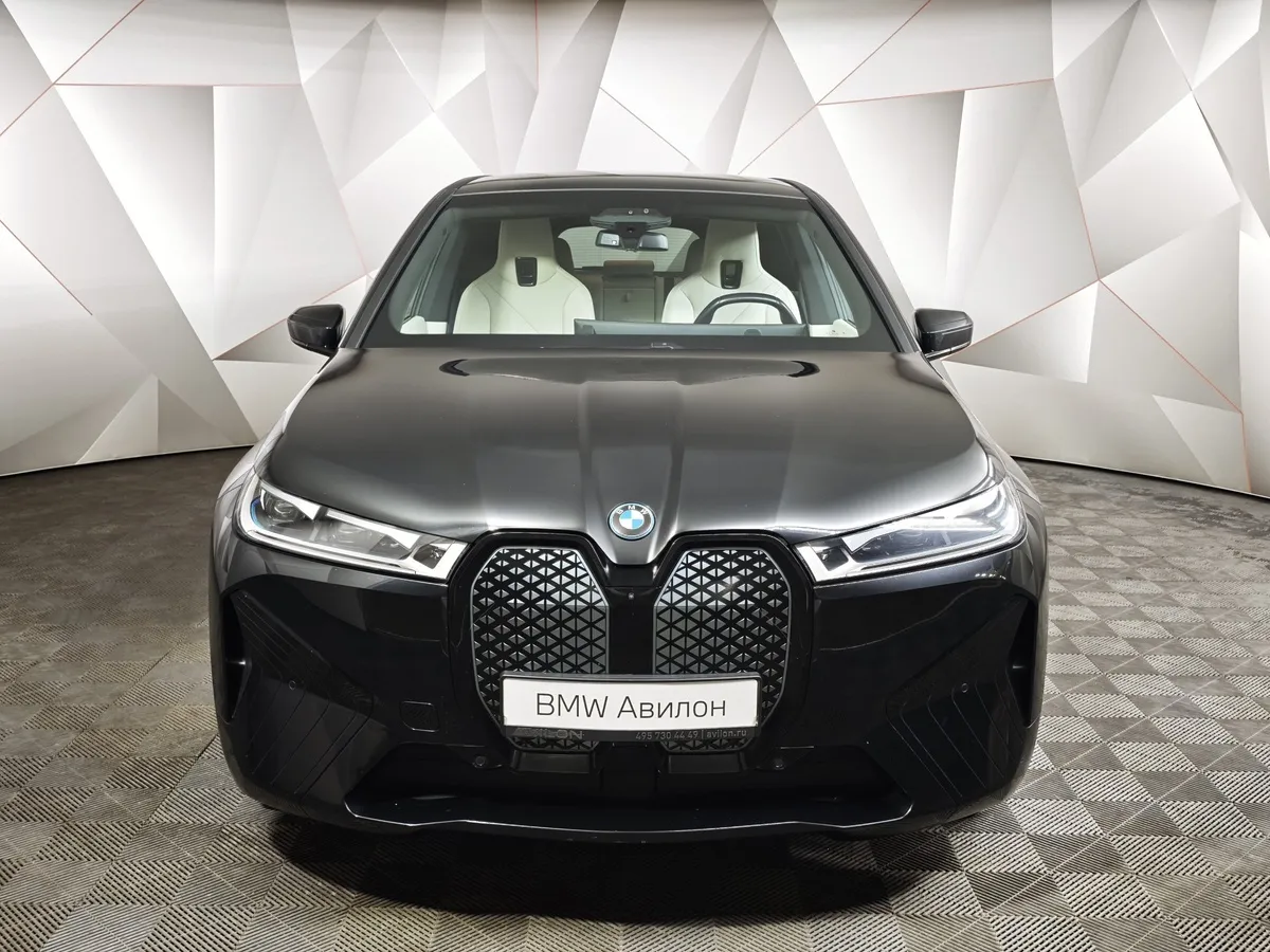 BMW iX xDrive 50 Steptronic (523 л.с.) Suite Sport Черный в АВИЛОН. Слайд №3