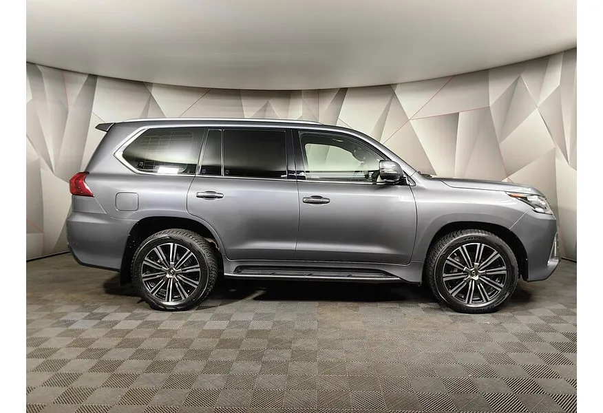 Lexus LX 570 AT (367 л.с.) Серый в АВИЛОН. Слайд №6