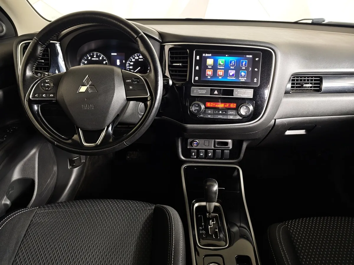 Mitsubishi Outlander 2.0 MIVEC CVT 4WD (146 л.с.) Intense Plus Черный в АВИЛОН. Слайд №20