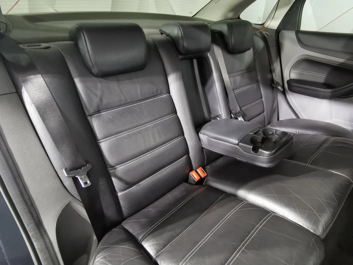 Ford Focus 2.0 AT (145 л.с.) Черный в АВИЛОН. Слайд №16