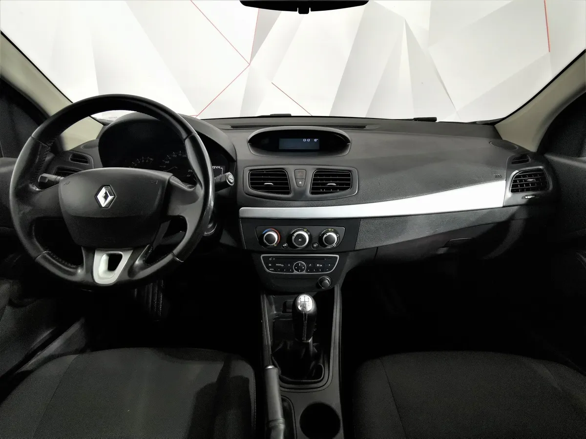 Renault Megane 1.6 MT (106 л.с.) Красный в АВИЛОН. Слайд №12