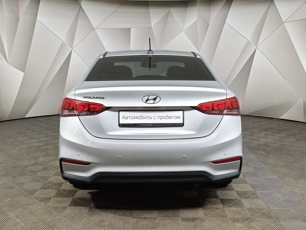 Hyundai Solaris 1.4 MT (100 л.с.) Comfort Серебристый в АВИЛОН. Слайд №8