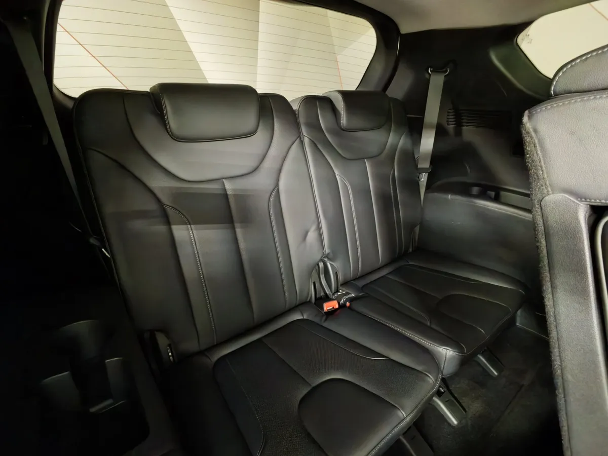 Hyundai Santa Fe 3.5 AWD 8AT (249 л.с.) High-Tech Exclusive Белый в АВИЛОН. Слайд №27