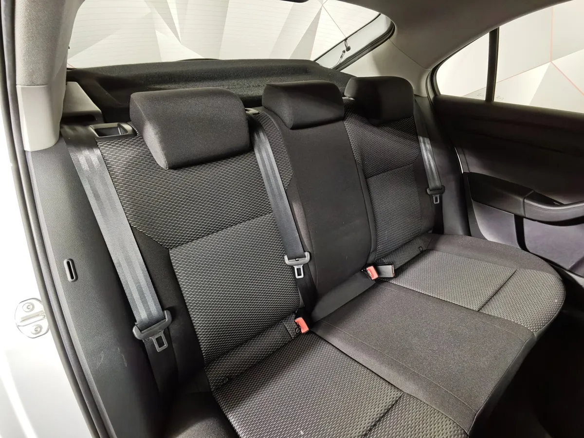 Volkswagen Polo 1.6 MPI AT (110 л.с.) Respect + Комфорт Белый в АВИЛОН. Слайд №17