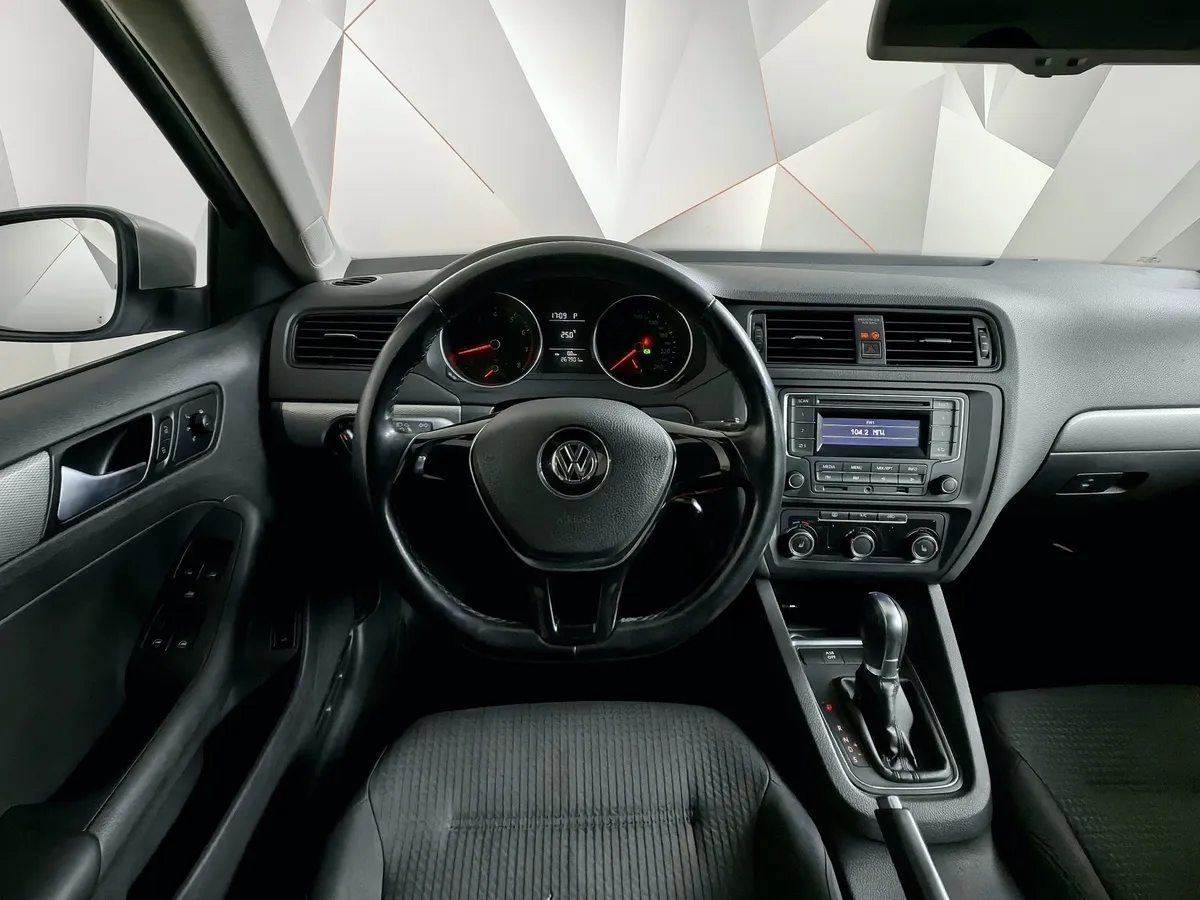 Volkswagen Jetta 1.6 MPI AT (105 л.с.) Trendline Серебристый в АВИЛОН. Слайд №19