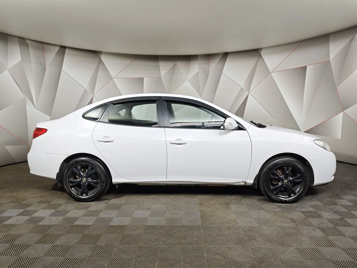 Hyundai Elantra 1.6 AT (122 л.с.) Белый в АВИЛОН. Слайд №6