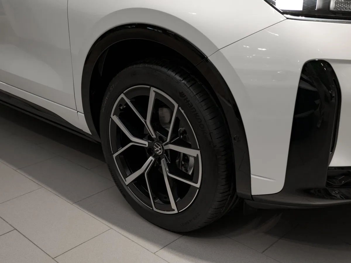 Volkswagen Tavendor 2.0 DSG 4WD (272 л.с.) Р-Лайн Тоуринг Белый в АВИЛОН. Слайд №20 Volkswagen Tavendor 2.0 DSG 4WD (272 л.с.) Р-Лайн Тоуринг Белый в АВИЛОН. Слайд №20